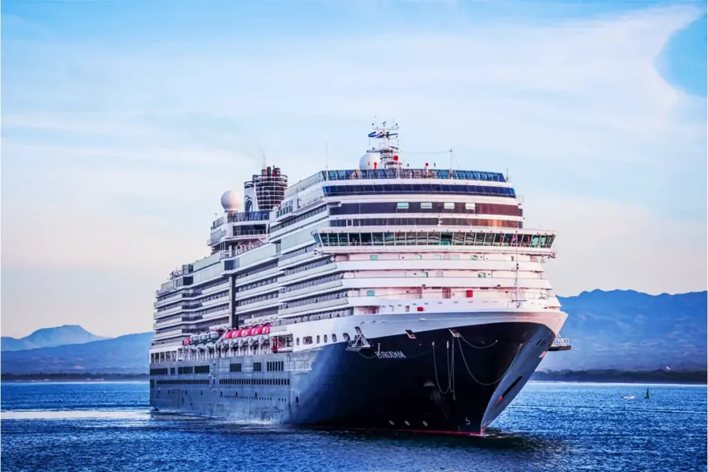 Crucero Eurodam atraca en Acajutla con más de 2,000 turistas internacionales
