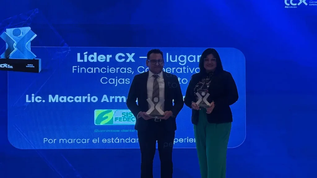 Fedecrédito recibe primer lugar en experiencia del cliente en el TCX 2026