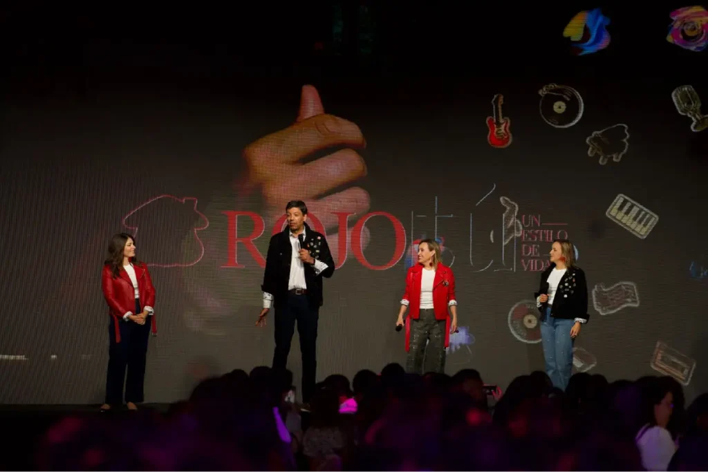 Davivienda presenta RojoTú 2027 desde Panamá con moda, tecnología y sostenibilidad